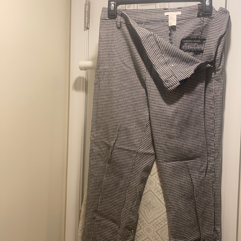 Woman’s side zipper pants